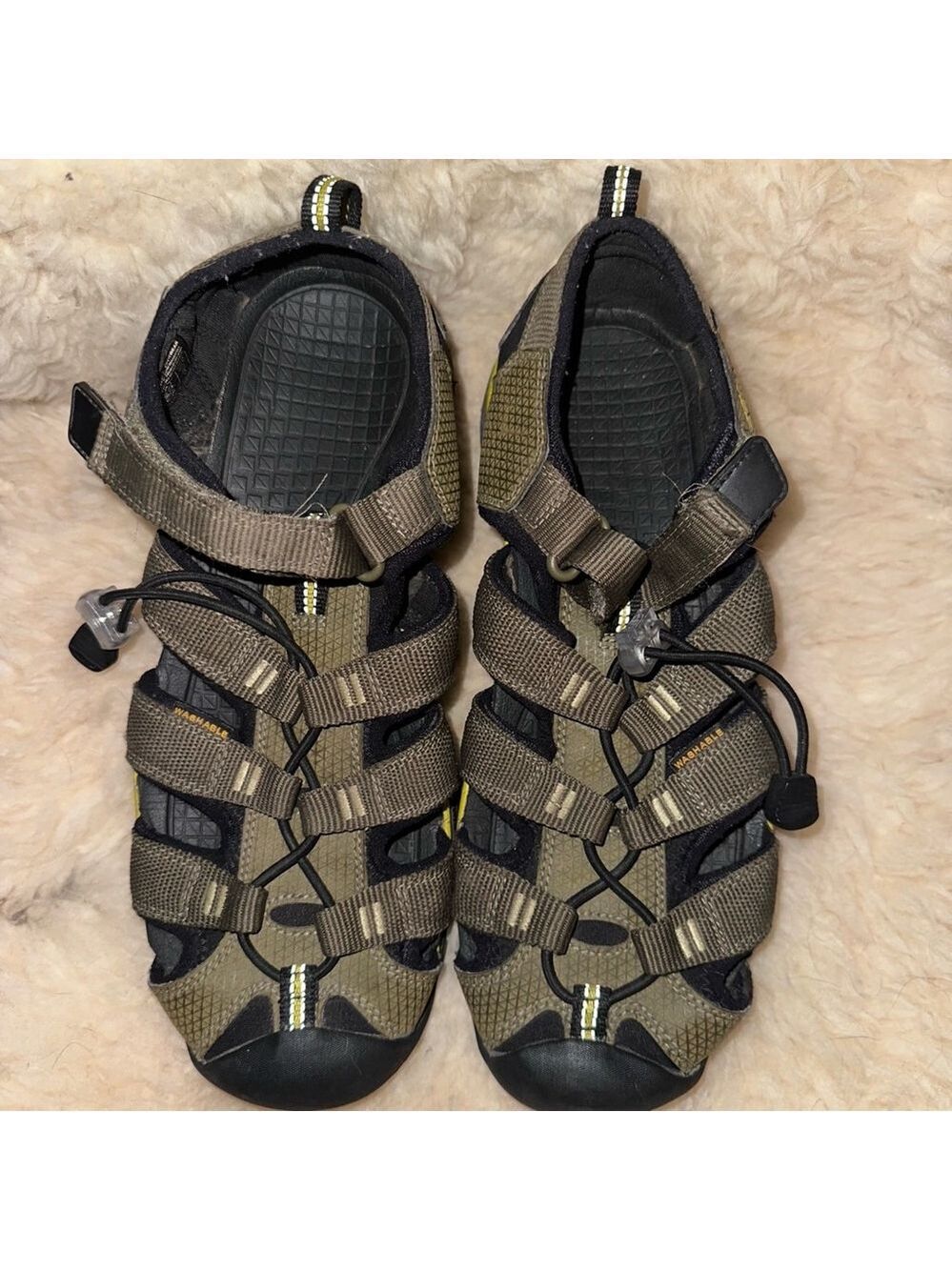 EUC Big Kids Size 6 Keen Olive Green Waterproof Hiking Sandals